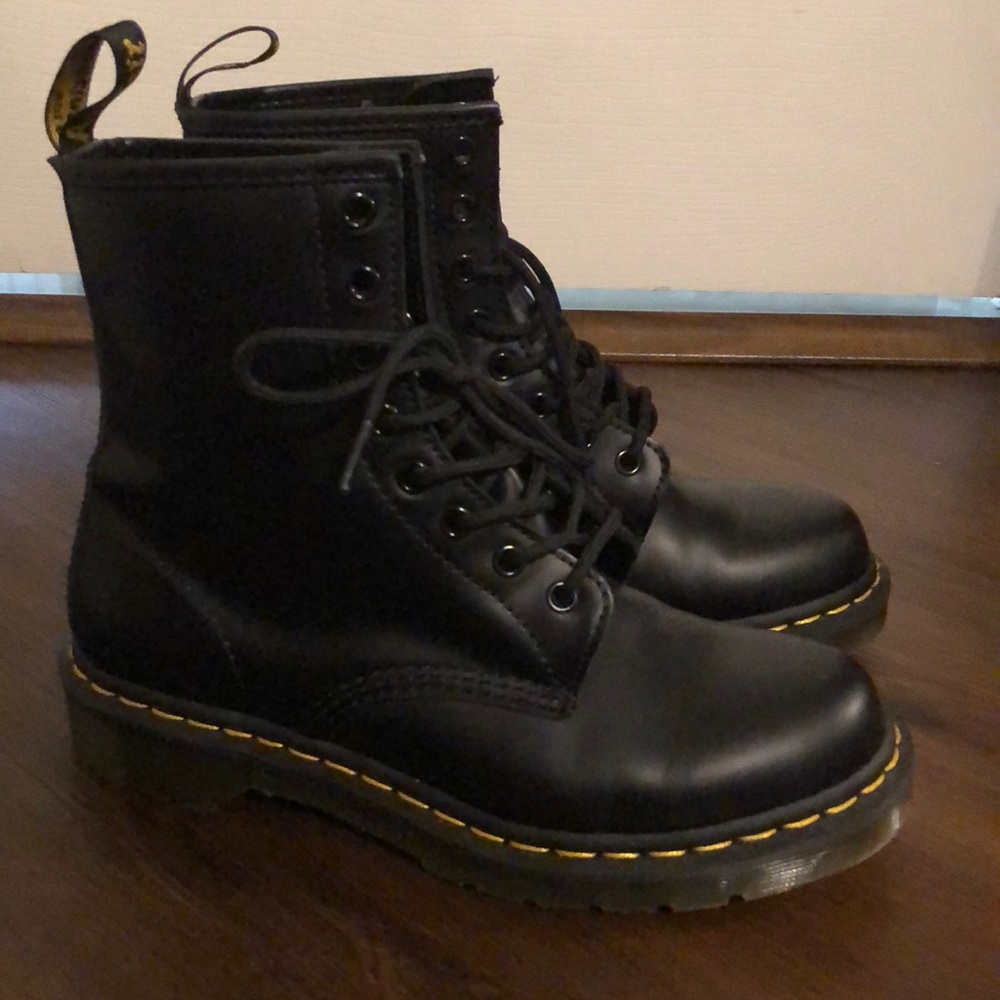 Dr. Martens 1460 W Lace Up Boots Size 8 Black Smooth Leather Combat Docs